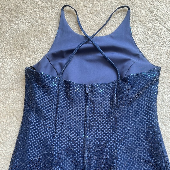 💜 HOST PICK 💜 Lori Ann Petite Blue Sequin Gown - Picture 8 of 10